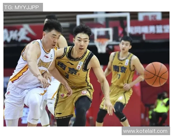 南京篮球队速度之快引领大满贯赛事新潮流全面解析表现与战术策略 南京篮球队速度之快引领大满贯赛事新潮流全面解析表现与战术策略