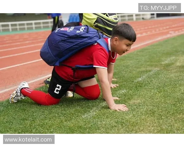 足球札记：追寻绿茵场上的梦想与激情，记录每一场比赛的感动与启示